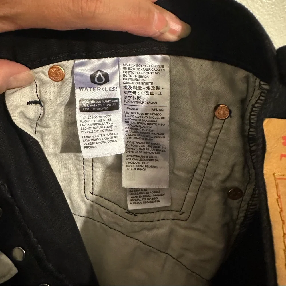 Levi’s Men’s Black Denim Shorts new with tags size 31